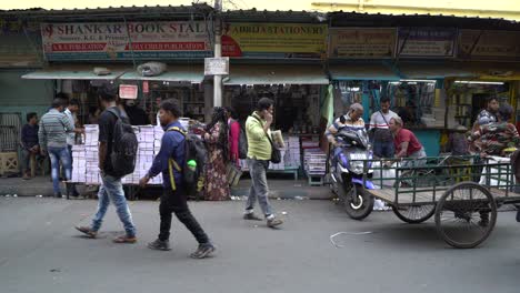 College-Street-Es-Uno-De-Los-Mercados-De-Venta-De-Libros-Más-Grandes-De-Asia.