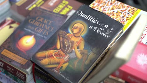 Old-books-are-being-sold-on-the-pavements-in-the-streets-of-Calcutta