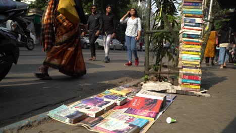 College-Street-Es-Uno-De-Los-Mercados-De-Venta-De-Libros-Más-Grandes-De-Asia.