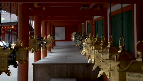 Szenische-Aufnahme-Von-Laternen-Am-Kasuga-Taisha-Schrein-In-Japan