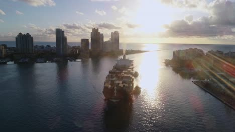 Buque-De-Carga---Drone-Aéreo---Miami,-Florida