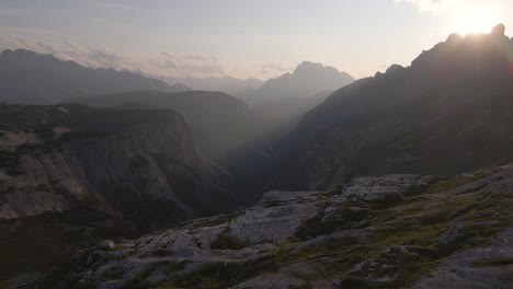 Malerische-4K-Luftaufnahmen,-Aufgenommen-Mit-Einer-DJI-Drohne-In-Den-Italienischen-Alpen,-Dolomiten