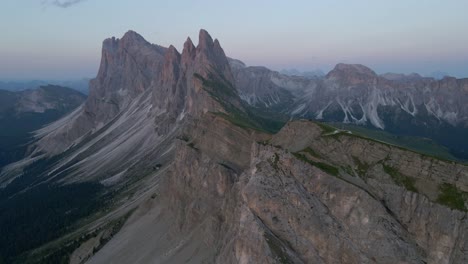 Scenic-4k-aerials-shot-on-DJI-drone-in-the-Italian-alps,-Dolomites,-Seceda-during-sunrise