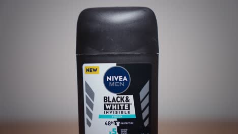 Desodorante-Nivea-Hombre.-Antitranspirante-En-Barra