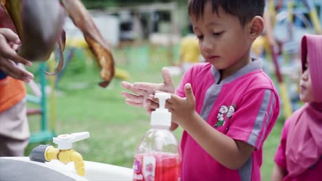 Teachers-teach-students-or-children-to-wash-their-hands-for-cleanliness-from-an-early-age