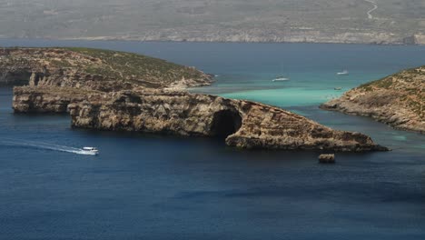 Teleaufnahme-Der-Kleinen-Inseln-Der-Blauen-Lagune-Auf-Der-Insel-Comino