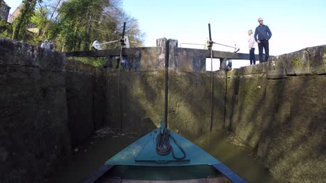 Barcaza-Timelapse-De-Barco-Estrecho