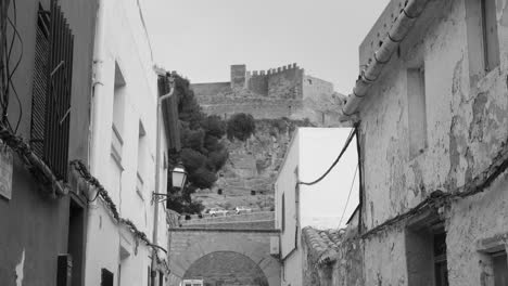 Detalle-De-La-Arquitectura-En-El-Pueblo-Cerca-Del-Castillo-De-Sagunto-En-España