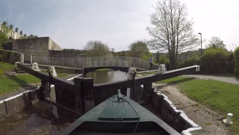 Barcaza-Timelapse-De-Barco-Estrecho