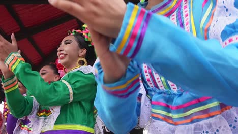 slow-motion-shot-of-finale-and-applause-of-a-traditional-dance-in-mineral-del-chico-hidalgo-Mexico