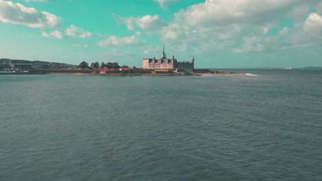 Kronborg-Elsinore-castle-pan-from-the-ocean-in-summer