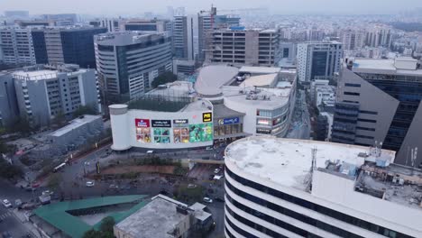 Drone-Disparó-A-Jubilee-Hills,-El-Centro-Comercial-Inorbit-Y-El-Distrito-Financiero-De-La-Ciudad-De-New-Hyderabad-Con-Modernos-Rascacielos,-India