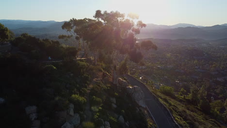 Impresionante-Paisaje-Cinematográfico-Tomado-Con-Un-Dron-En-El-Histórico-Monte-De-San-Diego.