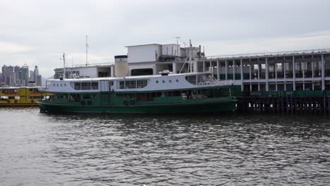 Hong-Kong-Star-Ferry-Boot-Am-Pier