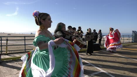 mariachi-dancers-perform-dance-routine