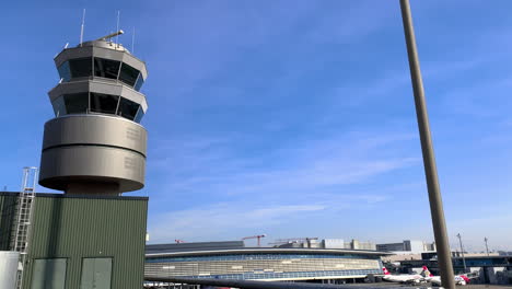 Sky-Control-Center-at-the-Airport