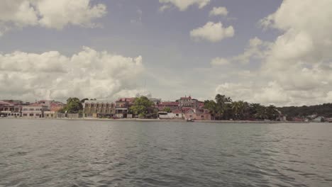 Small-town-on-the-shores-of-a-lake-in-Flore-Peten,-Guatemala