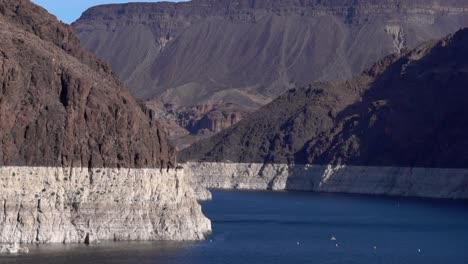 Cerca-Del-Lago-Mead-Visto-Desde-La-Presa-Hoover