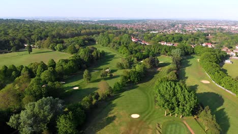 Paso-Elevado-Aéreo-Del-Campo-De-Golf-Inglés-Y-De-La-Calle