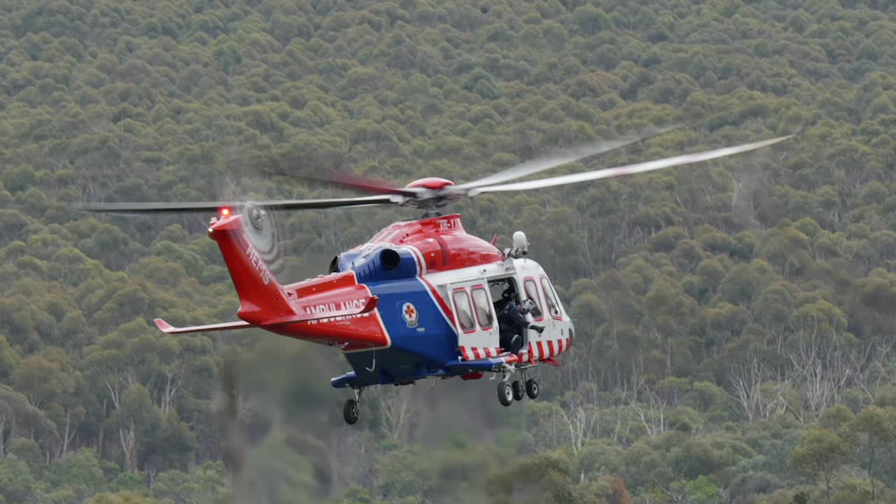 Air Ambulance Victoria Rescue You Yangs Signalling To Head Off Closeup ...