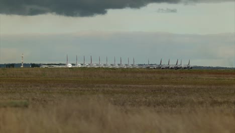 Der-Flughafen-Avalon-Hat-Flugzeuge-Wegen-Einer-Corona-Covid-19-Viruspandemie-Am-Boden-Gelassen