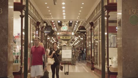 Busy-shopping-arcade-in-Sydney's-CBD