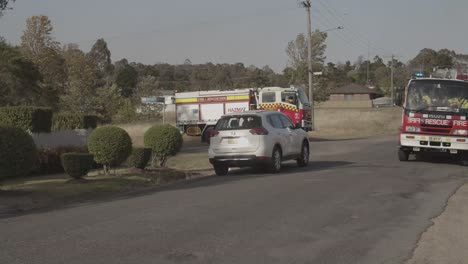 Los-Servicios-De-Bomberos-Rurales-De-Nueva-Gales-Del-Sur-Regresan-Para-Recargar-Sus-Suministros-De-Agua-Antes-De-Regresar-A-Un-Incendio-Forestal-Rural