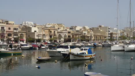 Boote-Und-Yachten-Liegen-Im-Jachthafen-Von-Msida