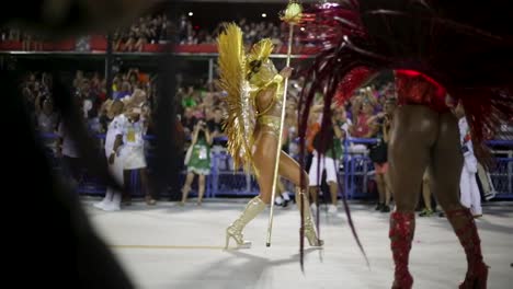 Carnaval-dancers-leave-people-in-awe-during-the-Carnaval-parades-in-Rio-de-Janeiro,-Brazil