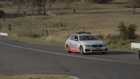 Police-and-NSW-Rural-Fire-Service-responding-to-a-rural-bushfire