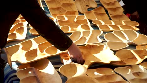 Wooden-bowls--trays-in-the-bazaar