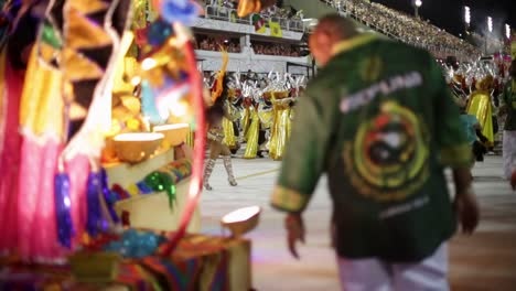 Bailarina-De-Carnaval-En-Río-De-Janeiro,-Brasil