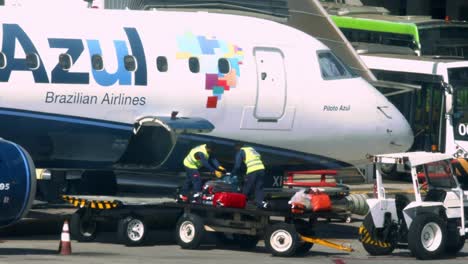 Close-up-of-the-nose-of-a-Boeing-A320-Neo-of-the-Azul-Linhas-Aéreas-Brasileiras-at-Brasilia-Airport