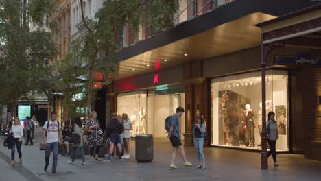 Calles-Peatonales-Concurridas-En-Un-Centro-Comercial-En-Sydney-Cbd