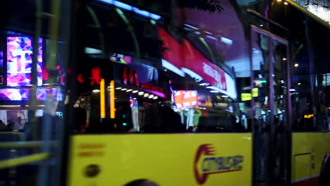 Bustling-Intersection-In-Hong-Kong's-Metropolitan-Area-In-The-Evening---time-lapse