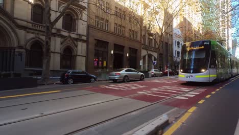 Melbourne-tram-travelling-down-city-street