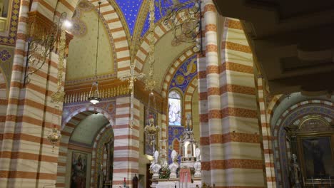 POV-Walking-Inside-Church-of-Santa-Maria-Assunta-Located-In-Soncino,-Lombardy