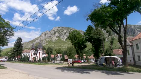 El-Centro-Del-Pueblo-En-Rimetea,-Torocko