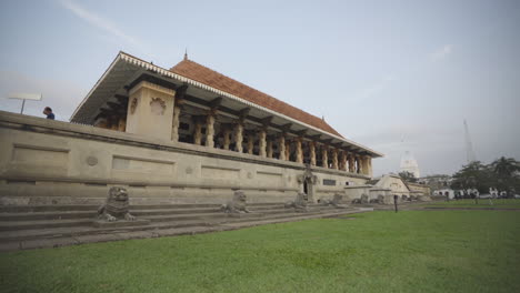 Antiguo-Salón-Conmemorativo-De-La-Independencia-Histórico-Ubicado-En-La-Plaza-De-La-Independencia-En-Colombo,-Sri-Lanka