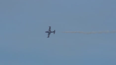 Ein-Bac-Strikemaster-Jet-Fliegt-In-Zeitlupe-Während-Der-Flugschau-In-Bournemouth,-England