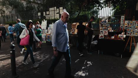 Vendedor-De-Arte-En-El-Mercado-Callejero-De-Nápoles,-Italia