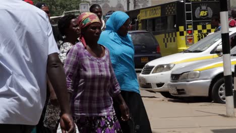 Men-and-women-crossing-the-street