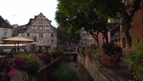 Water-Canal-of-Historic-Center-of-Colmar---Plaza-de-la-Antigua-Aduana-on-a-Sunny-Day