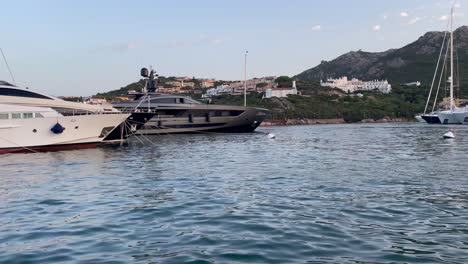 Luxury-yachts-at-the-harbour-in-Porto-Cervo