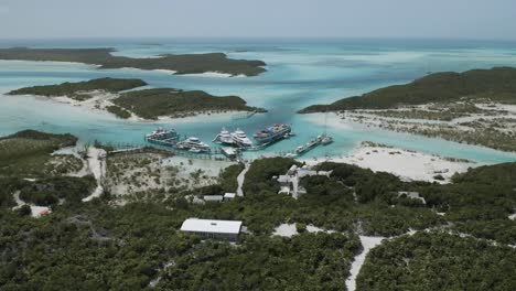 Puerto-De-Cruceros:-Playas-De-Arena-Blanca-En-La-Increíble-Gran-Bahama,-Drone-Aéreo