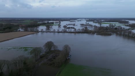 El-Río-Ems-Se-Desborda-E-Inunda-Todos-Los-Pueblos-Alrededor-De-Lingen-Ems.