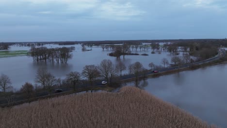 El-Río-Ems-Se-Desborda-E-Inunda-La-Ciudad-De-Geeste.