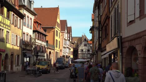 People-Walking-in-Grand-Rue-in-La-Petite-Venise-in-Colmar