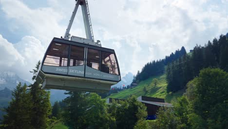 View-of-the-cable-car-gliding-through-the-Lauterbrunnen-Valley-in-Switzerland