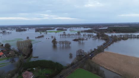 El-Río-Ems-Se-Desborda-E-Inunda-Todas-Las-Ciudades-Alrededor-De-Lingen-Ems-Como-Geeste,-Meppen-Y-Hodenhagen.